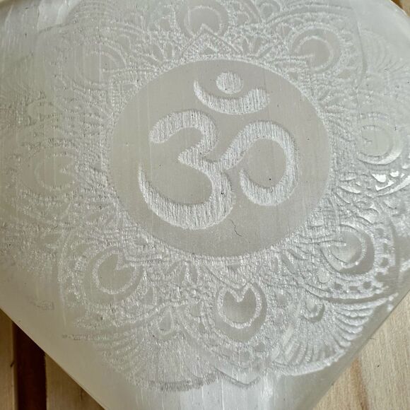 ETCHED SELENITE HEART CRYSTAL OM - Picture 5 of 7